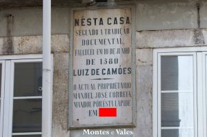 Qual a data que se esconde a vermelho?