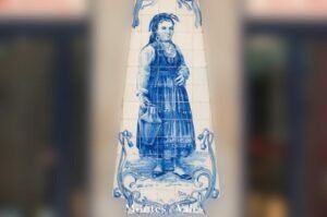 Onde se encontra este magnífico painel de azulejos?